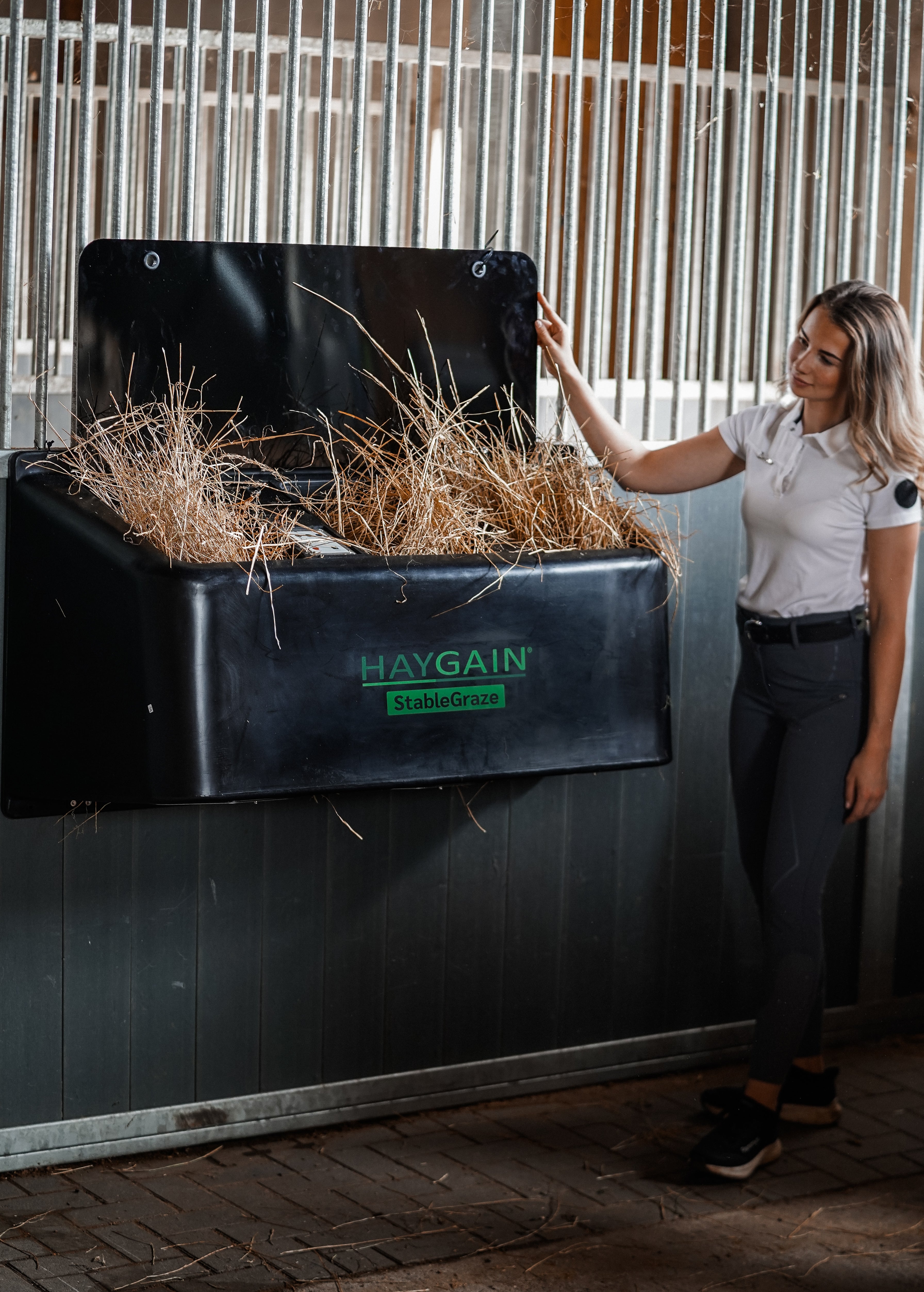 StableGraze hay feeder